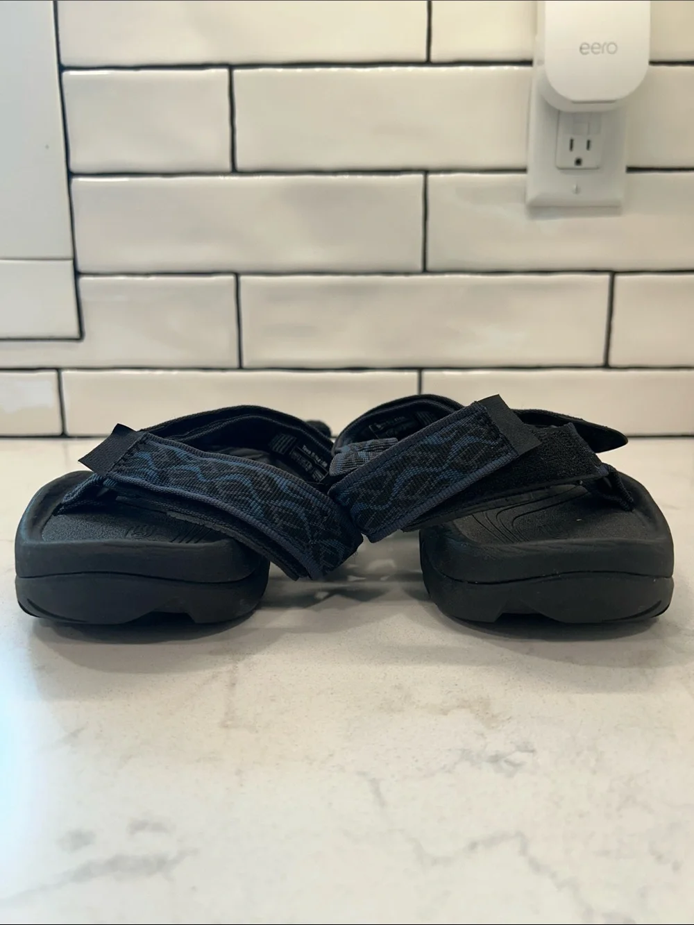 Teva Men's Hurricane 4 Sandals Strappy Outdoor Sandals in Navy/Black Wavy Trail